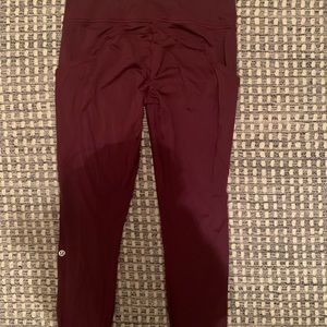 Luluemon workout leggings size 10 (color dark maroon)